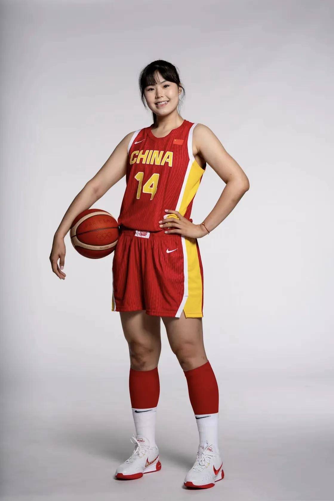 中国女篮球员获三月最佳球员奖(中国女篮球员获三月最佳球员奖项)